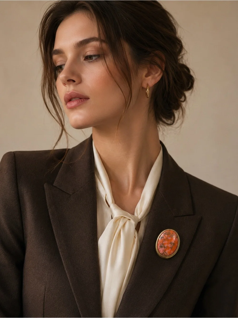 Sarah Coventry Coraline Brooch Pendant Gold Tone Oval Peach Orange Glitter
